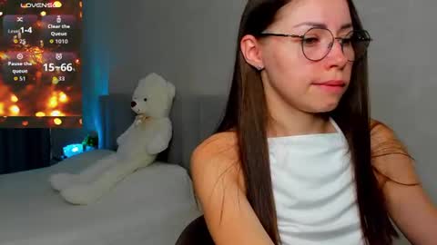 Snapshot of fun__nd__bun chatting on 07/24/26, 02:53 fun__nd__bun online show from 07/24/26, 02:53