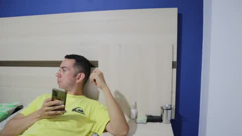 Snapshot of funcouple1985 chatting on 12/11/24, 12:44 Sammygirl tommy guy friends with benefits online show from 12/11/24, 12:44