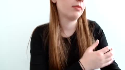 Emma online show from 03/12/26, 01:50