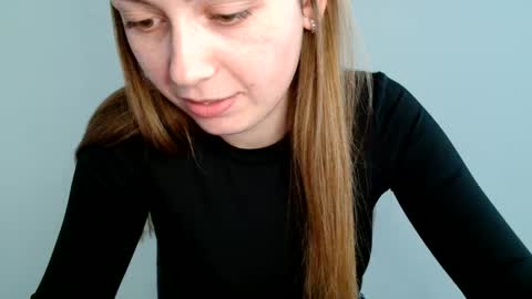 Snapshot of funemma000 chatting on 06/03/26, 02:33 Emma online show from 06/03/26, 02:33