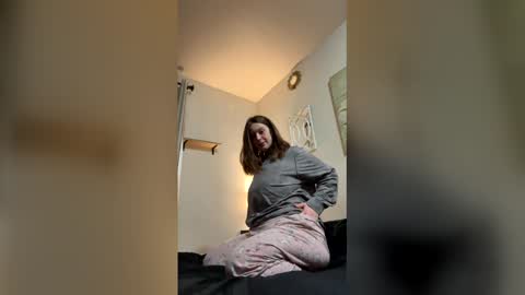 Snapshot of funflirt97 chatting on 03/12/26, 01:56 Linnys Palace online show from 03/12/26, 01:56