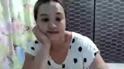 Snapshot of funluvnpinay4u chatting on 06/12/26, 01:43 MAE online show from 06/12/26, 01:43