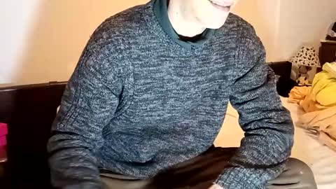 Italian men online show from 12/15/25, 09:46