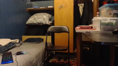 Snapshot of furosz chatting on 12/15/24, 06:59 furosz online show from 12/15/24, 06:59