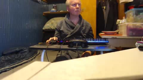 Snapshot of furosz chatting on 01/26/25, 05:44 furosz online show from 01/26/25, 05:44