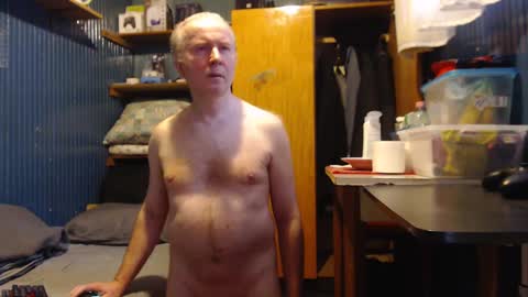 Snapshot of furosz chatting on 02/27/25, 10:15 furosz online show from 02/27/25, 10:15