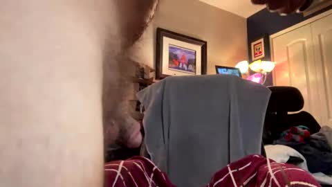 Snapshot of furryhugs69 chatting on 10/23/25, 11:42 Erich online show from 10/23/25, 11:42