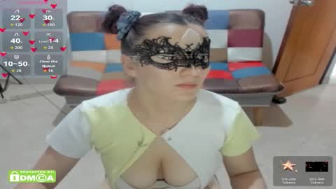 Snapshot of fuxxy_ chatting on 10/07/25, 04:37 fuxxy_ online show from 10/07/25, 04:37