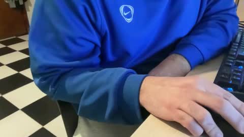 fuzitzu2 online show from 02/11/25, 04:02