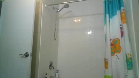 fuzzypeaches87 online show from 12/03/25, 06:28