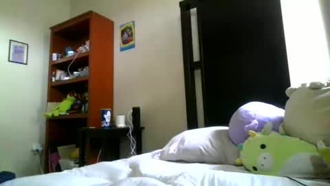 fuzzypeaches87 online show from 03/24/26, 04:23