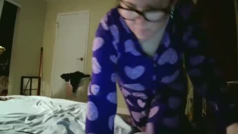 fuzzypeaches87 online show from 04/21/26, 02:51