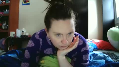 fuzzypeaches87 online show from 04/21/26, 04:45