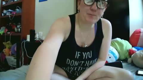 fuzzypeaches87 online show from 04/23/26, 03:25