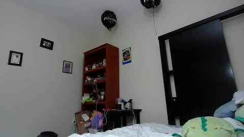 fuzzypeaches87 online show from 05/15/26, 01:12