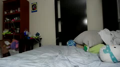 fuzzypeaches87 online show from 05/16/26, 02:19
