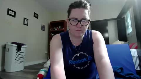 fuzzypeaches87 online show from 05/23/26, 03:16