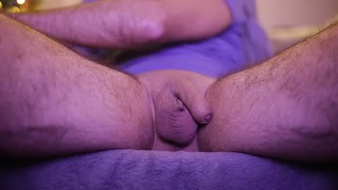 Snapshot of fvckinginfamouz chatting on 12/04/24, 08:07 The Chillest Daddy online show from 12/04/24, 08:07