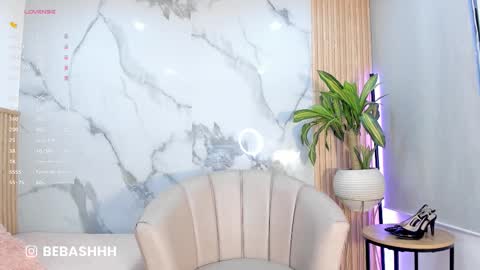   Independent model online show from 03/12/26, 12:22