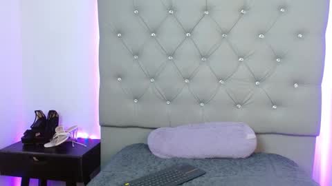 Victoria online show from 02/19/26, 04:19