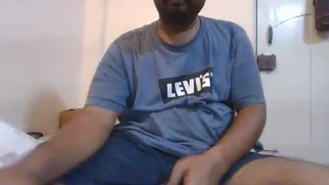 Snapshot of g0lu_ chatting on 10/15/25, 08:42 Nunnu online show from 10/15/25, 08:42