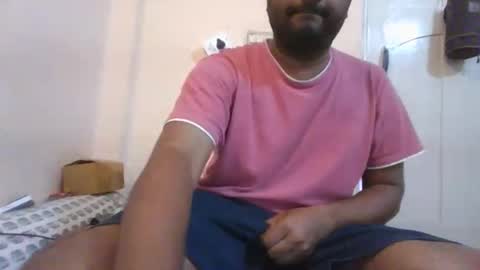 Snapshot of g0lu_ chatting on 10/23/25, 03:39 Nunnu online show from 10/23/25, 03:39