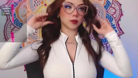 Snapshot of gabb__yy chatting on 09/22/25, 02:02    online show from 09/22/25, 02:02