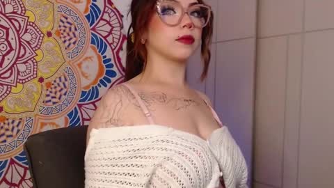 Snapshot of gabb__yy chatting on 10/22/25, 11:04    online show from 10/22/25, 11:04