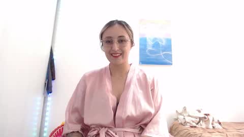 Snapshot of gabb_rioss chatting on 10/28/25, 05:37 Gabriela online show from 10/28/25, 05:37