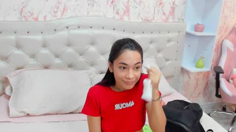 Gabbie online show from 10/19/25, 04:07
