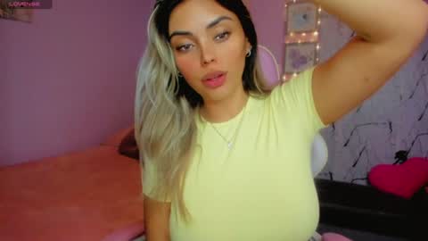 Snapshot of gabby_prieto chatting on 06/19/26, 01:32 Gaby online show from 06/19/26, 01:32