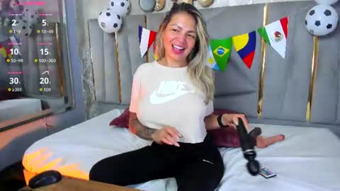Snapshot of gabby_santos_ chatting on 07/02/26, 12:00 Gaby Santos online show from 07/02/26, 12:00