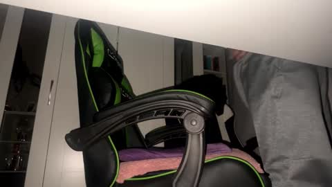 Gabeitches16 online show from 12/04/25, 09:51