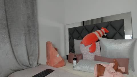   Instagram soygabi g   online show from 03/11/25, 04:54