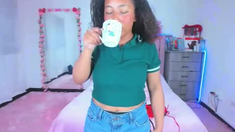 Snapshot of gabi_jhons_23 chatting on 09/24/25, 10:51 gabi_jhons_23 online show from 09/24/25, 10:51