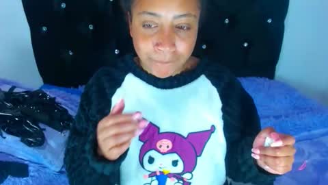 gabi_jhons_23 online show from 12/19/25, 10:44