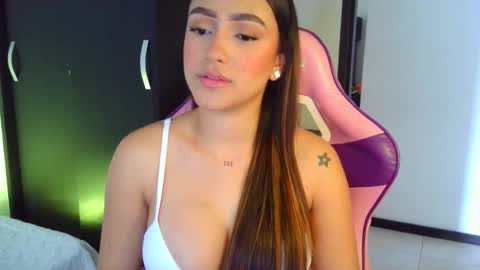 Gabi online show from 09/29/25, 01:16
