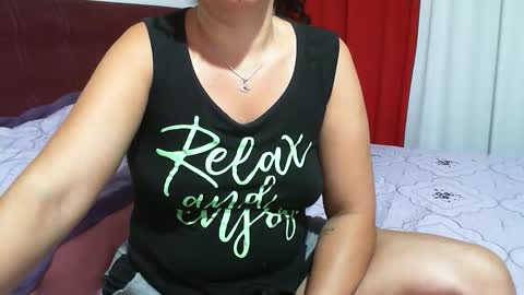 gaby  layla online show from 11/19/25, 08:09