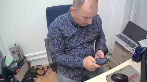 gabriel9_2003 online show from 04/03/26, 09:51