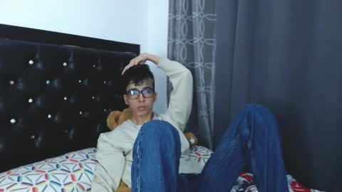 gabriel_x18 online show from 02/03/26, 06:22