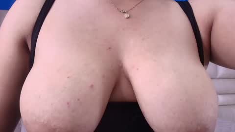 Snapshot of gabriela_leone chatting on 02/27/25, 08:20 gabriela online show from 02/27/25, 08:20