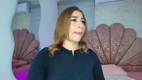 Snapshot of gabriela_leone chatting on 06/18/26, 07:18 gabriela online show from 06/18/26, 07:18
