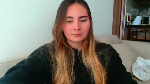 Snapshot of gabriela_miller_2 chatting on 10/17/25, 06:32 Gabriela Miller online show from 10/17/25, 06:32
