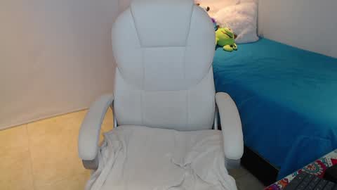 .  online show from 02/08/25, 05:29