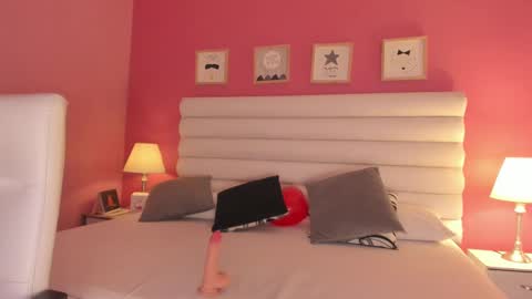 Gabriela salgado online show from 02/15/25, 10:44