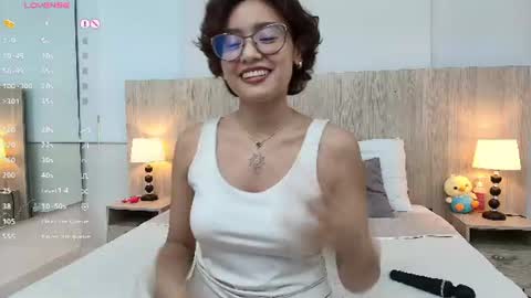 Snapshot of gabriela_vargas chatting on 07/07/26, 07:23 Gabriela Vargas online show from 07/07/26, 07:23