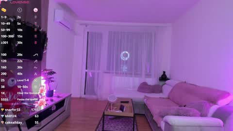 Snapshot of gabrielalove_ chatting on 02/06/25, 12:22 Gabrielaaaa online show from 02/06/25, 12:22