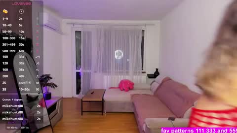 Snapshot of gabrielalove_ chatting on 11/23/25, 08:52 Gabrielaaaa online show from 11/23/25, 08:52