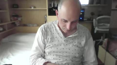 Gabriele online show from 04/15/26, 04:03