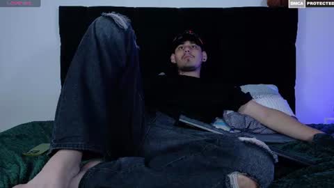 Snapshot of gabrieljr99 chatting on 06/19/26, 04:39 Gabe online show from 06/19/26, 04:39